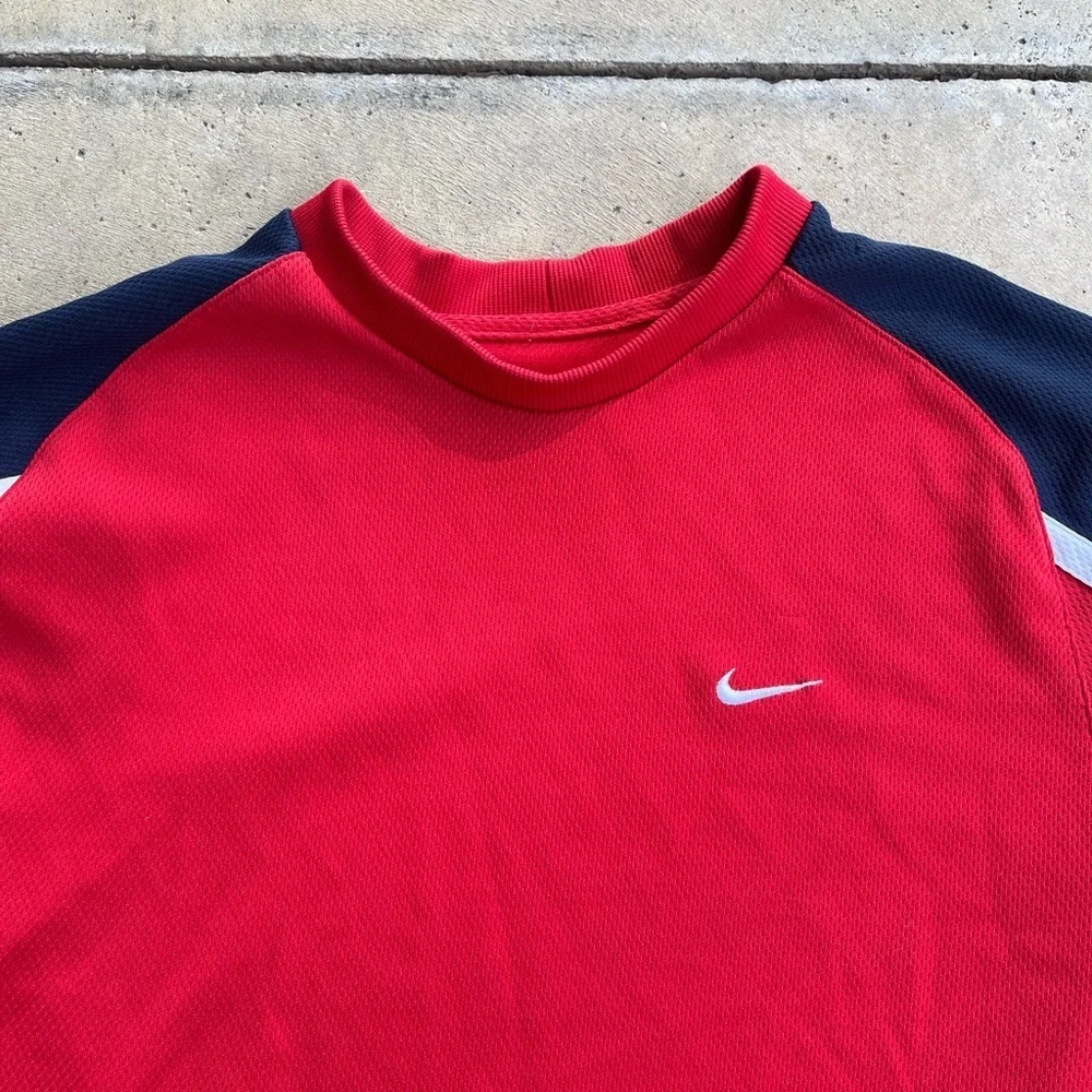 VTG NIKE S/S ATHLETIC FITNESS SHIRT MENS SZ MED